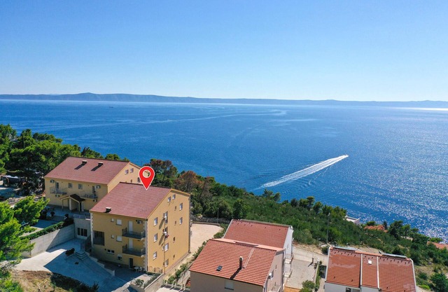 Beautiful apartment in Krvavica