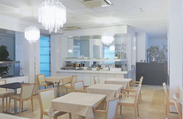 Beautiful apartment for 5 guests with pool, A/C, WIFI, TV, patio, pets allowed and parking