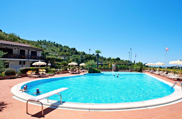 Beautiful apartment for 2 guests with pool, A/C, WIFI, TV, pets allowed and parking
