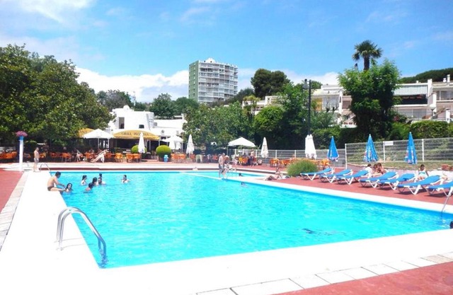 Beautiful Apartment, Swimming Pool and Beach 2
