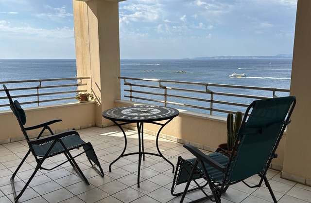 Beautiful apartment terrace by the sea ROSAS