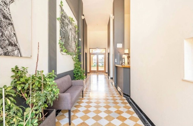 Beautiful apartment with pool and free parking