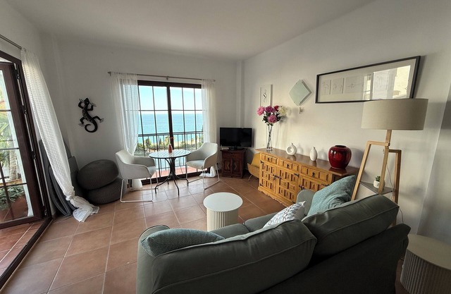 Beautiful apartment with aircon, large terrace, stunning sea views, shared pool