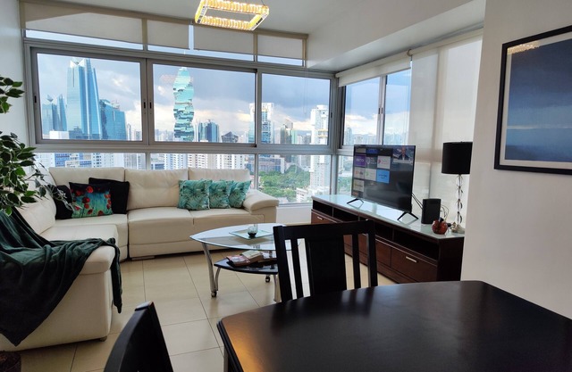 Beautiful Apt, Best Location 2BR, Best Location