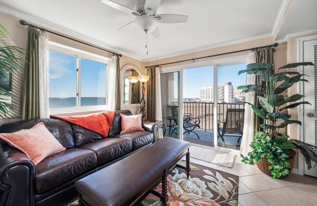 Beautiful Bayview Condo Close to the Beach and the Convention Center