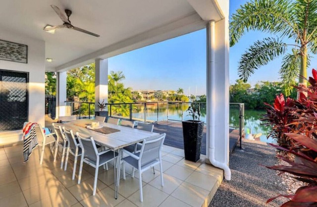 Beautiful Bayview King Beds Pool Water frontage