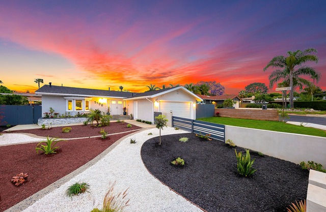 Beautiful Beach Getaway, Water Views, Walk to Ocean + Dining