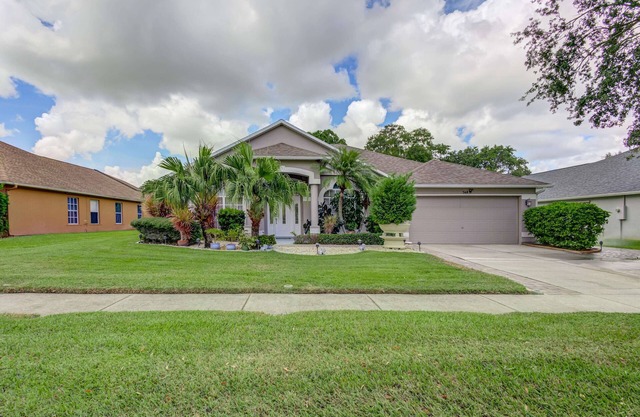 Beautiful Beach Home w/lakeview, near Disneyworld