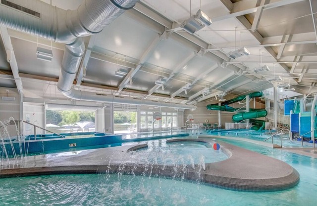 Beautiful Beaches & Fun Activities! 2 Great Units, Waterpark, Volleyball, Pool