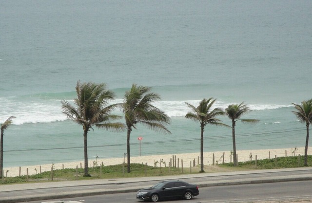 Beautiful, bedroom, spacious (74 mts.) Front porch sea and leisure 'resort'