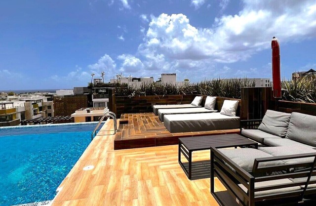 Beautiful Bright 2BR Penthouse