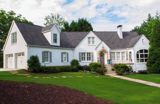 Beautiful Bright 6 bedroom home in the heart of Buckhead