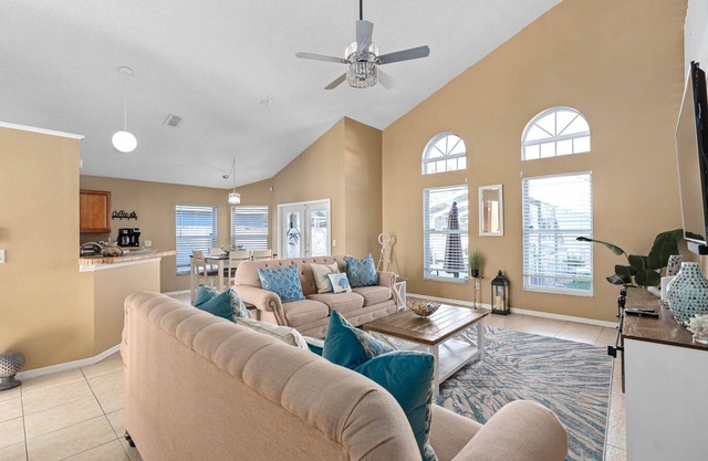 Beautiful, bright, spacious home near Disney!
