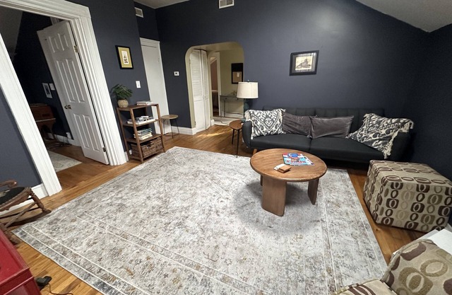 Beautiful Buffalo Apartment in Historic Allentown Neighborhood