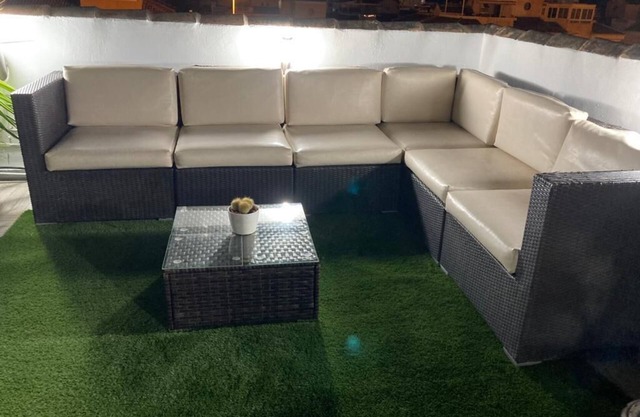 Beautiful bungalow with large solarium, with relaxation area, dining room and chill out.