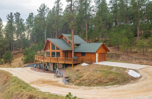 Beautiful Cabin near Deadwood and Sturgis