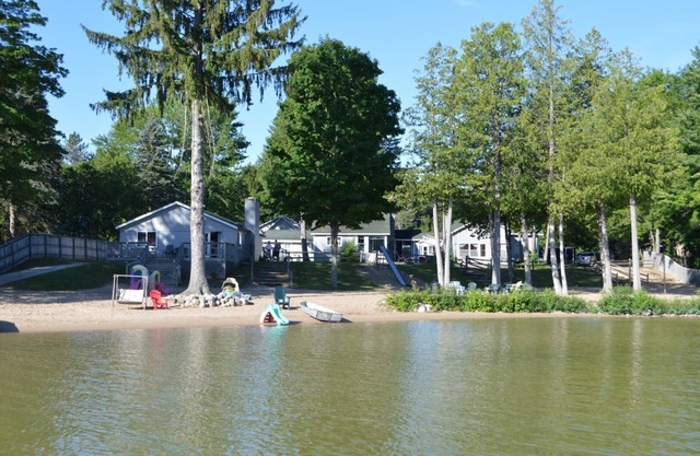 Beautiful Cabin on Beach Resort in Northern Michigan!
