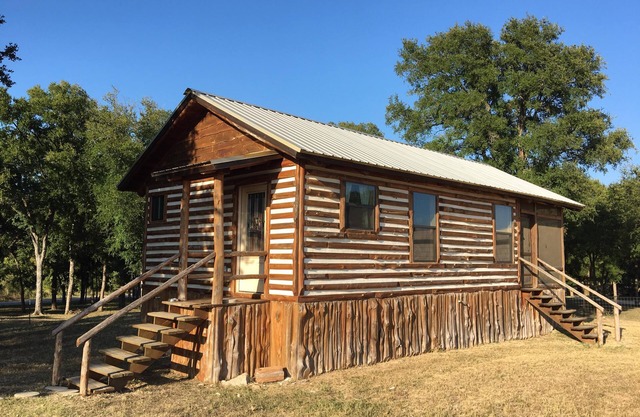 Beautiful Cabin on the San Marcos River at Son's Blue River Camp! - L1