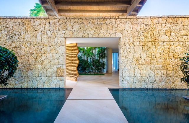 Beautiful Casa Campo Italian designed luxurious 6 bedroom villa & golf/sea views