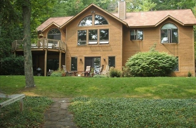 Beautiful Cedar Home on N Lake Leelanau Shore in Leland, Mi