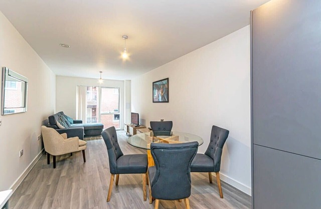 Beautiful Central Manchester 2 Bed Apartment