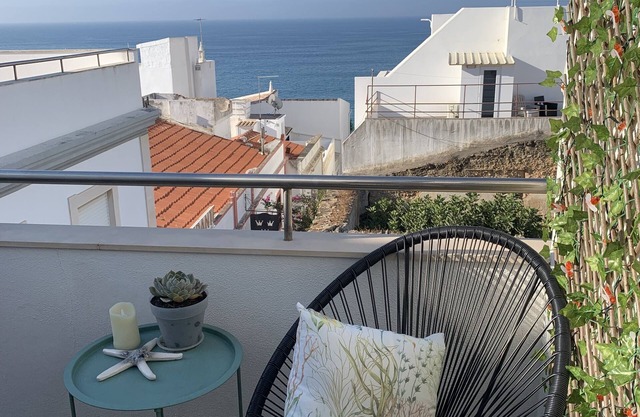 Beautiful charming flat, beautiful terrace facing the sea. Exceptional location