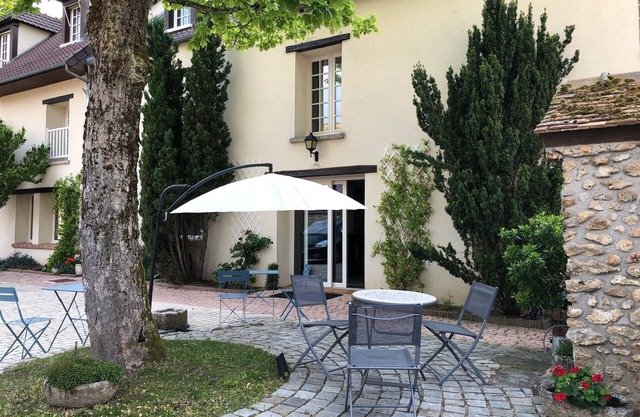 beautiful charming house 18 ème near Paris Saclay Versailles