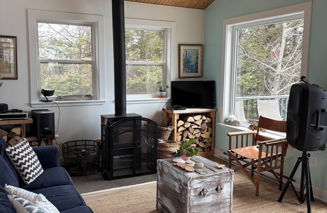 Beautiful Cleveland Beach Cottage overlooking the ocean n. New STR #STR2425D7182