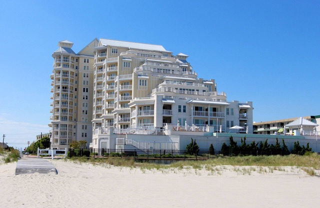 Beautiful condo at the exclusive Grand at Diamond Beach!