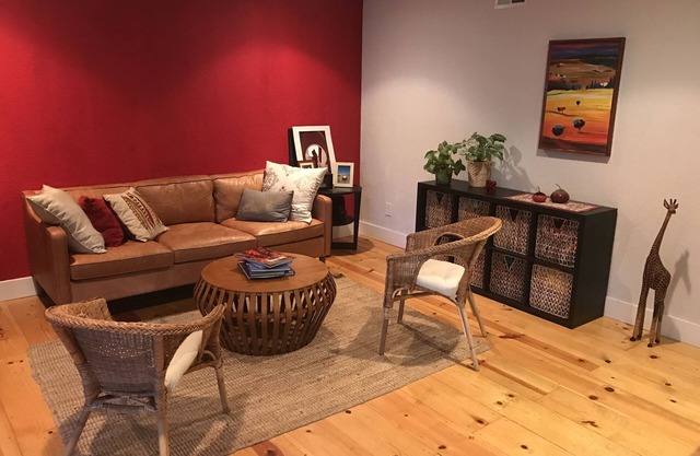 Beautiful Condo in the Heart of Houston! 15 minutes away from NRG stadium!