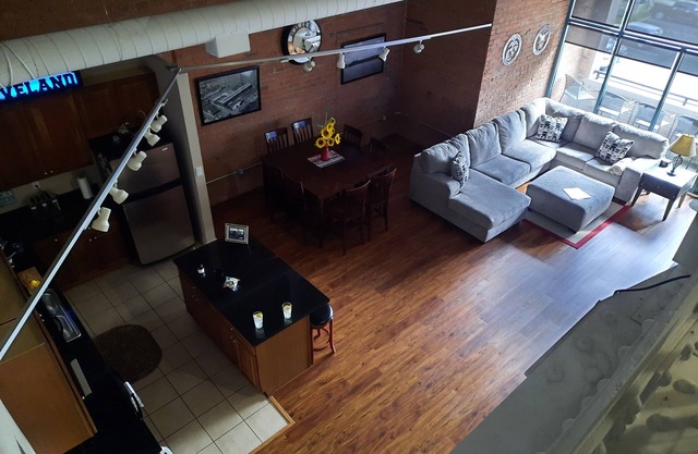 Beautiful Condo on Lake Erie nSleeps 11 8 beds