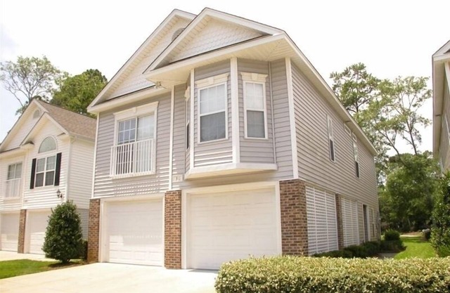 Beautiful Cottage in NMB - Linens and Cleaning included, No Motorcycles