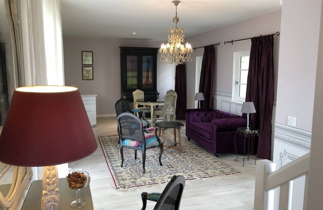 Beautiful duplex garden cottage with swimming pool terrace Azay le rideau