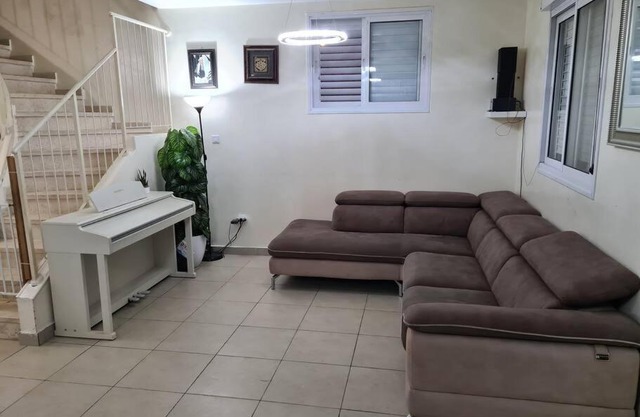 Beautiful duplex garden apt for summer vacation