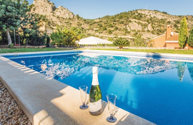 Beautiful holiday villa in the Penyeta Roja urbanisation near Castellón.