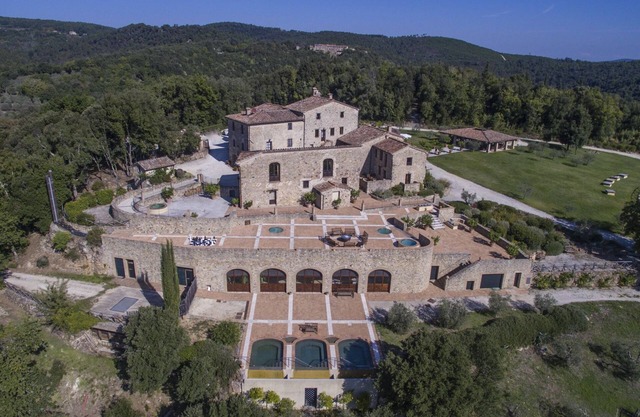 Beautiful Estate rental in the Tuscan Hills