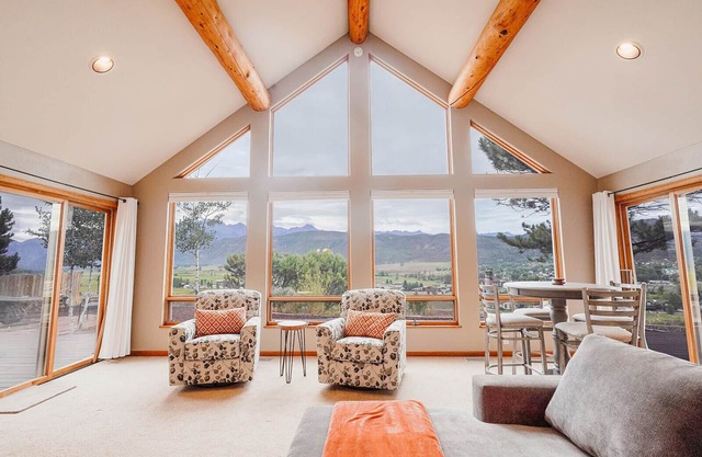 Beautiful Executive Rental in Ridgway- Amazing Views - Pets welcome!