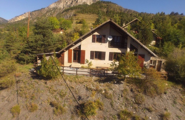 Beautiful family chalet for 8 people near the Mercantour National Park