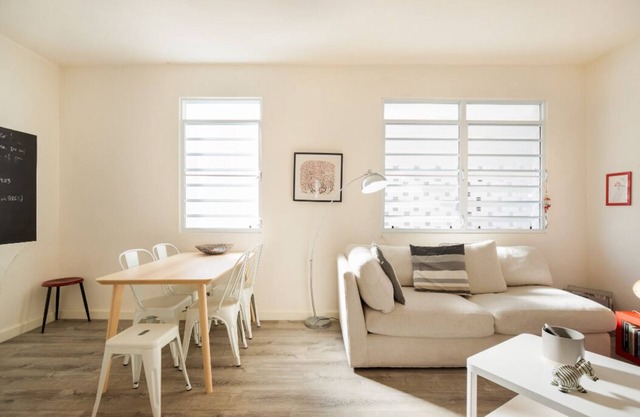 Beautiful family beach house ! Walk to the beach!