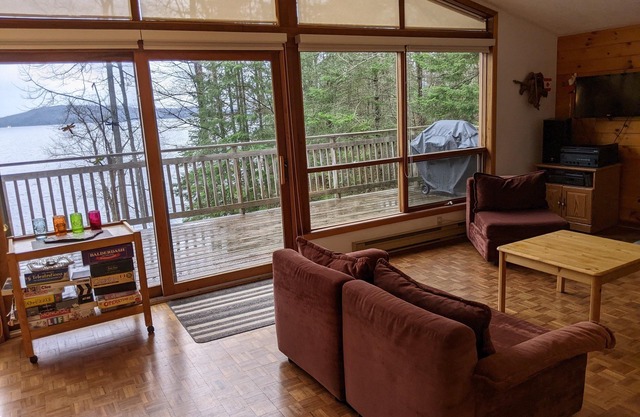 Beautiful Family Cottage, Baptiste Lake