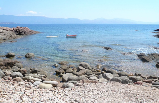 Beautiful family villa with direct access to the sea