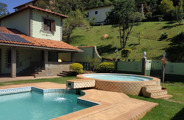 Beautiful farm with stunning views located in a charming and beautiful condominium.