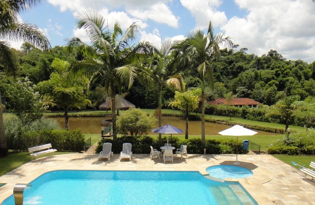 Beautiful farm with swimming pool, Wi-Fi, soccer field, lake with kiosk, streams, etc.
