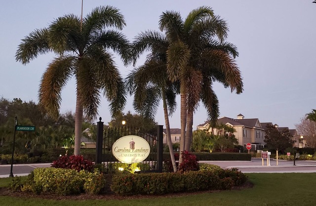 Beautiful Florida Vacation Home with Outdoor Swimming Pool in a Gated Community