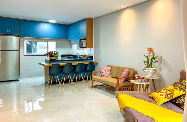 BEAUTIFUL FULL DUPLEX APARTMENT, WITH GOURMET AREA + HOME OFFICE