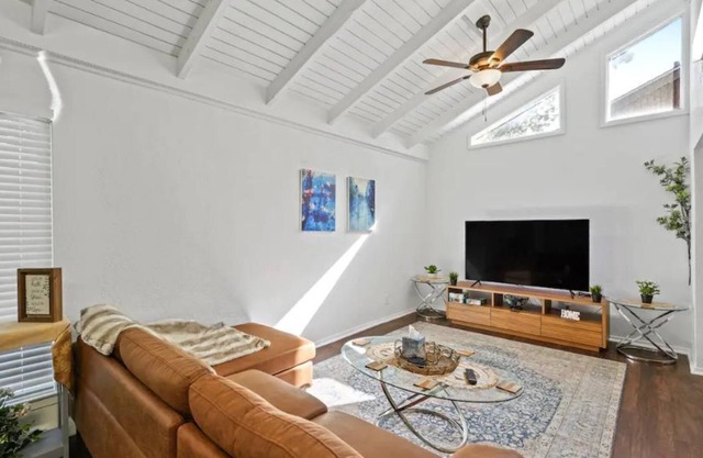 Beautiful, Fun. SPACIOUS 5 bedroom home near Stadiums and Six flags