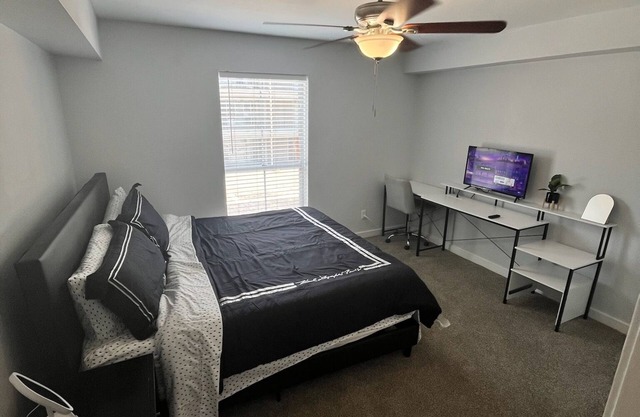 Beautiful Furnished Apartment At The Galleria Are