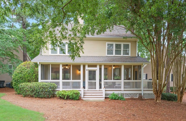 Beautiful Golf Cottage in Gated/Resort Community Close to