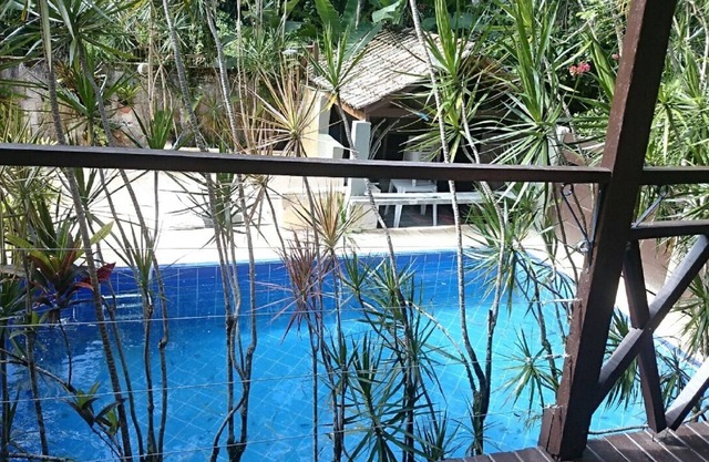 BEAUTIFUL HOUSE ! . with pool and barbecue