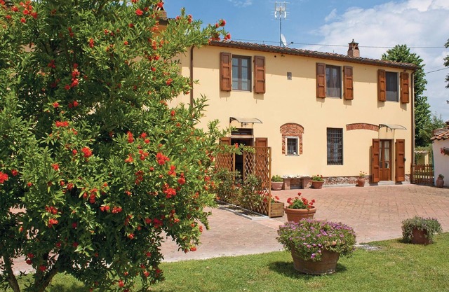Beautiful home in Ponte Buggianese PT